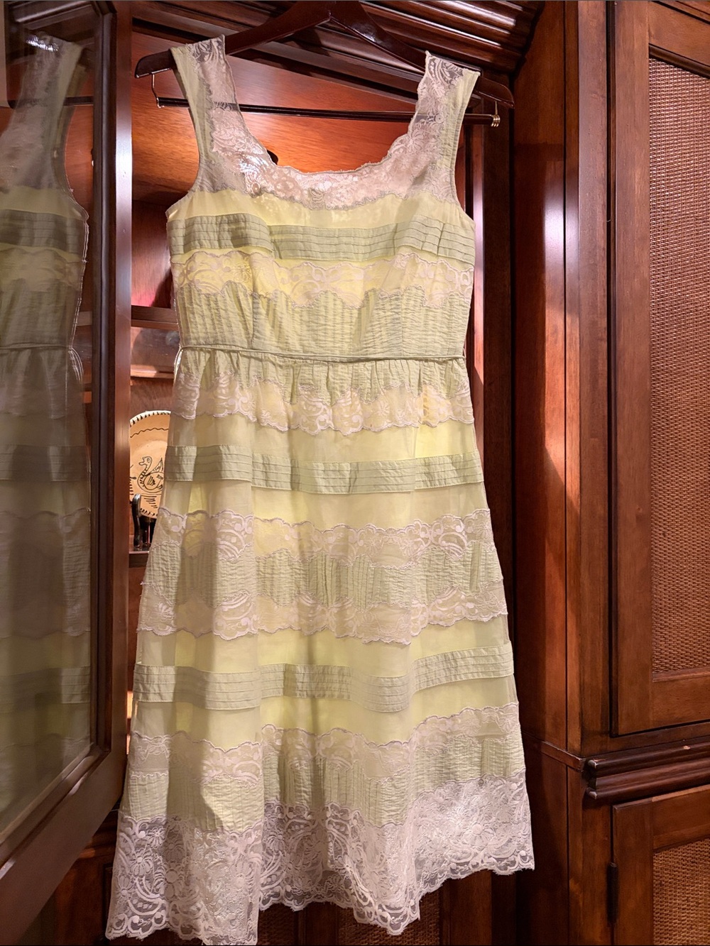 Romantic Lithe Anthropologie Lace Ribbon Sundress in Pale mint green size 4